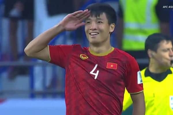 Bùi Tiến Dũng đã thi đấu hết mình cùng với đội tuyển quốc gia Việt Nam tại giải đấu U23 châu Á