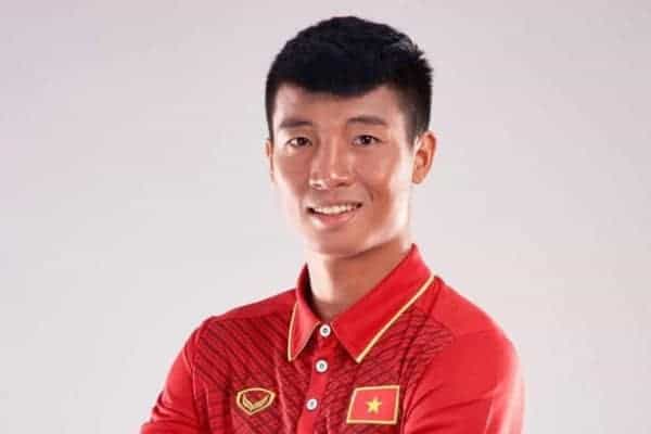 Anh chàng vẫn hay bị người hâm mộ nhầm lẫn thủ môn cùng tên Bùi Tiến Dũng của đội tuyển quốc gia Việt Nam